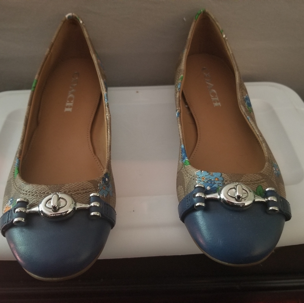 Coach Leila girls shoe